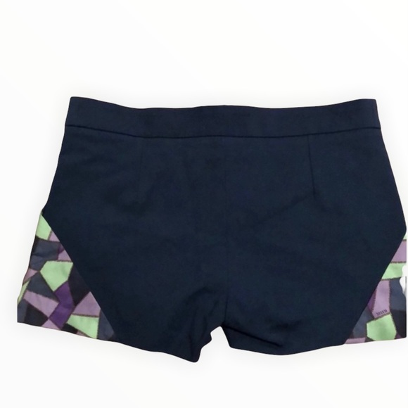 $9️⃣6️⃣Versace shorts🌟 - Picture 3 of 8